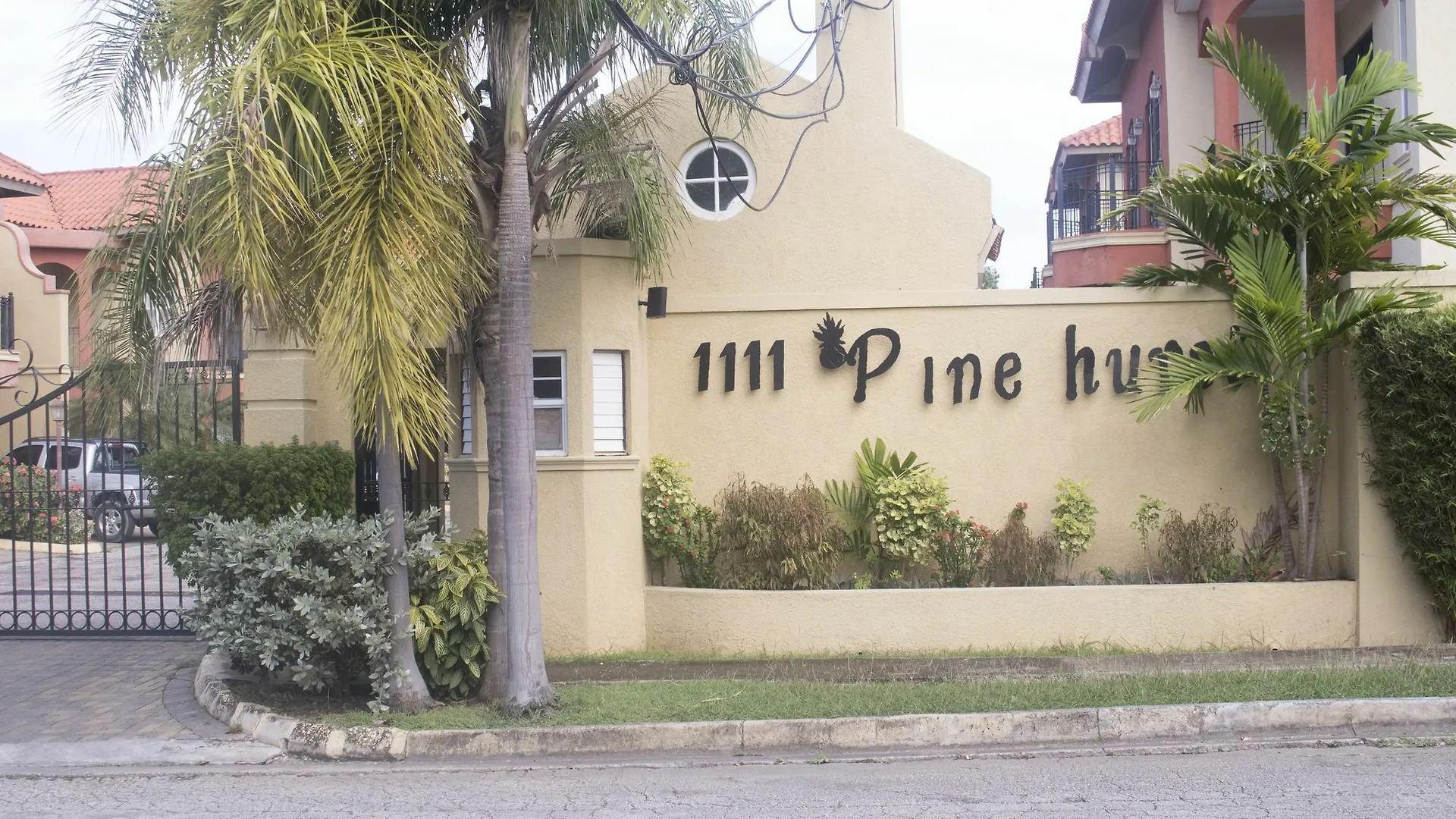 Appartamento Pine Hurst Suites Montego Bay